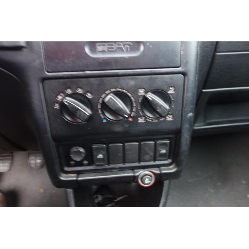 Trappe d'essence SEAT IBIZA 2 Photo n°8
