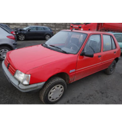 Fermeture de capot PEUGEOT 205