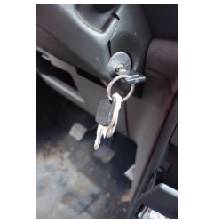 Fermeture de capot PEUGEOT 205