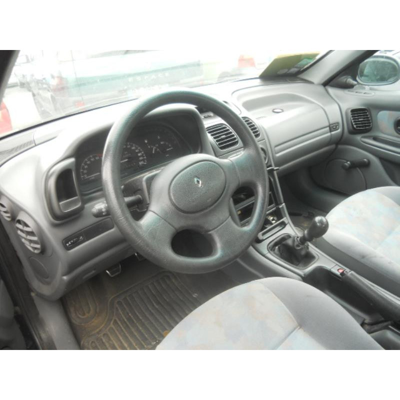 Vase de lave glace RENAULT LAGUNA 1 Photo n°8