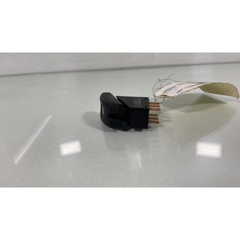 Bouton de warning OPEL CORSA B Photo n°2