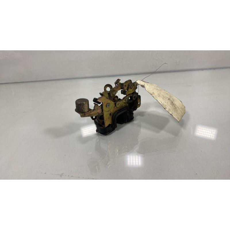 Serrure arriere gauche OPEL CORSA B Photo n°3