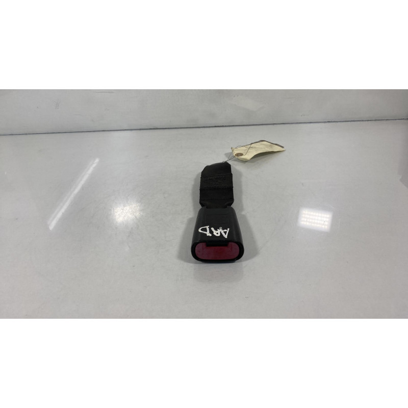 Attache ceinture arriere droit ALFA ROMEO 147 Photo n°1