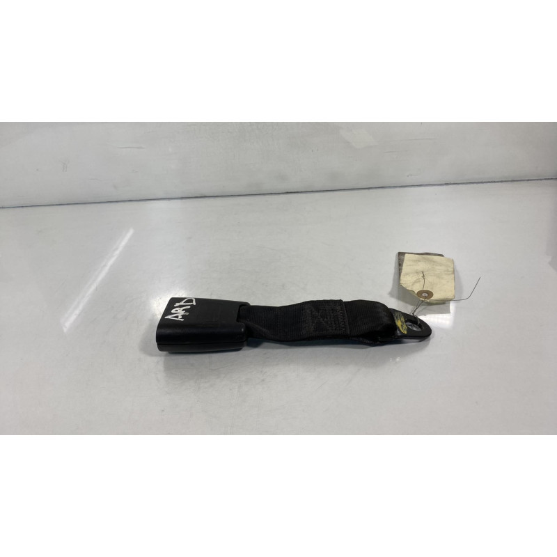 Attache ceinture arriere droit ALFA ROMEO 147 Photo n°2