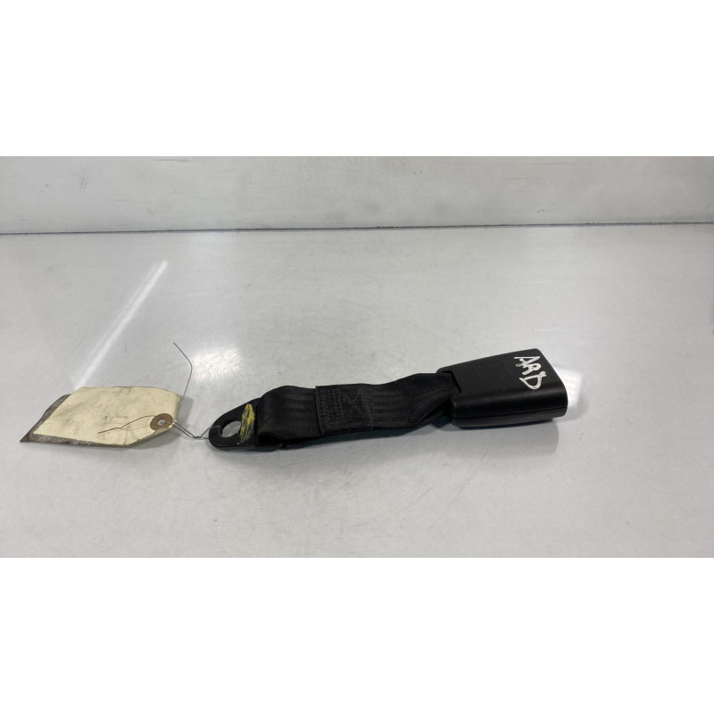 Attache ceinture arriere droit ALFA ROMEO 147 Photo n°3
