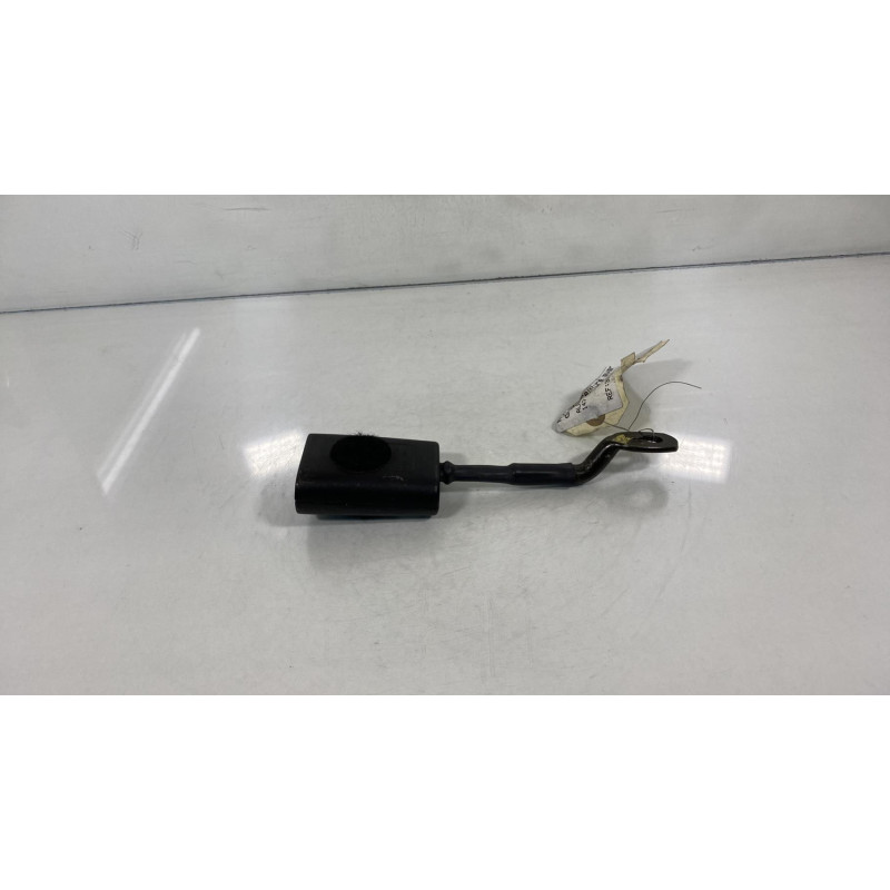 Attache ceinture avant droit ALFA ROMEO 147 Photo n°2