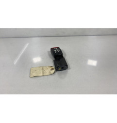 Attache ceinture arriere droit CITROEN XANTIA Photo n°1