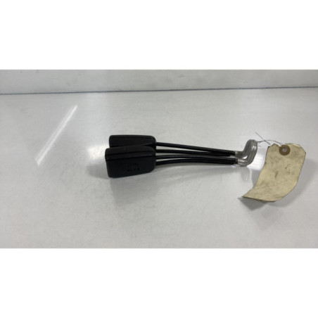Attache ceinture arriere droit VOLKSWAGEN POLO 3 Photo n°1