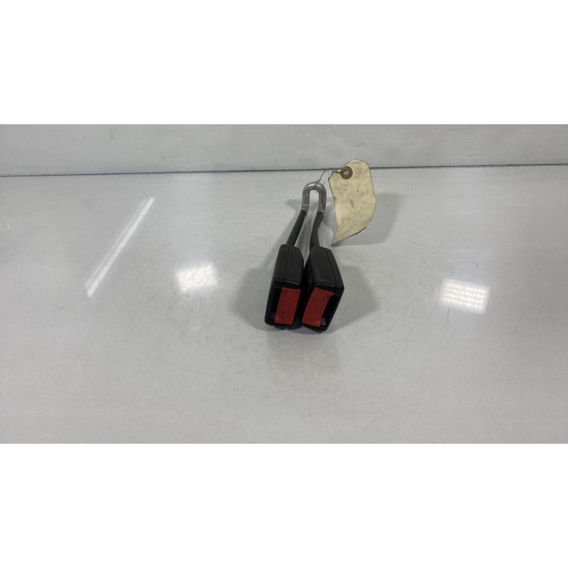 Attache ceinture arriere droit VOLKSWAGEN POLO 3 Photo n°2