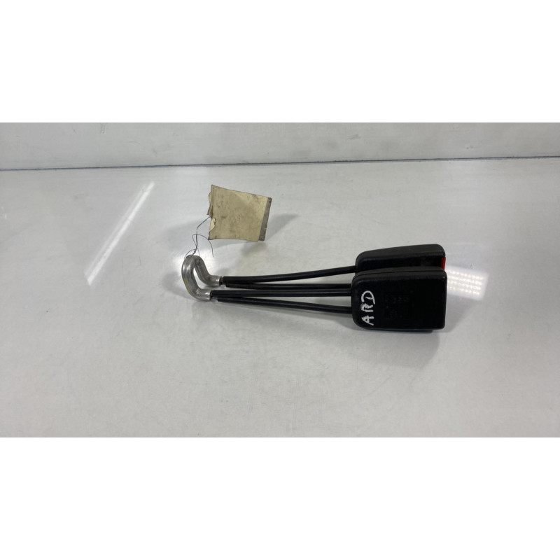 Attache ceinture arriere droit VOLKSWAGEN POLO 3 Photo n°3