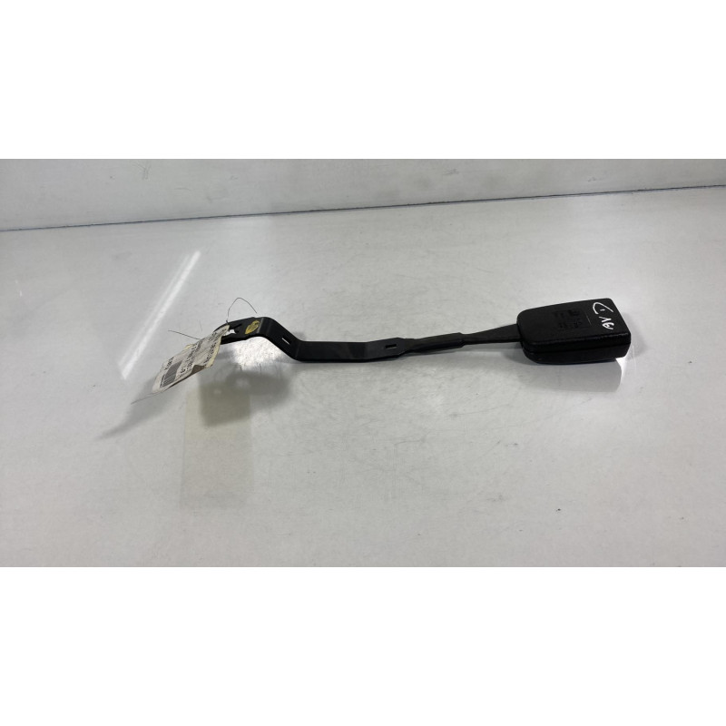 Attache ceinture avant droit VOLKSWAGEN POLO 3 Photo n°3