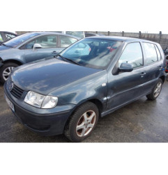 Attache ceinture avant droit VOLKSWAGEN POLO 3