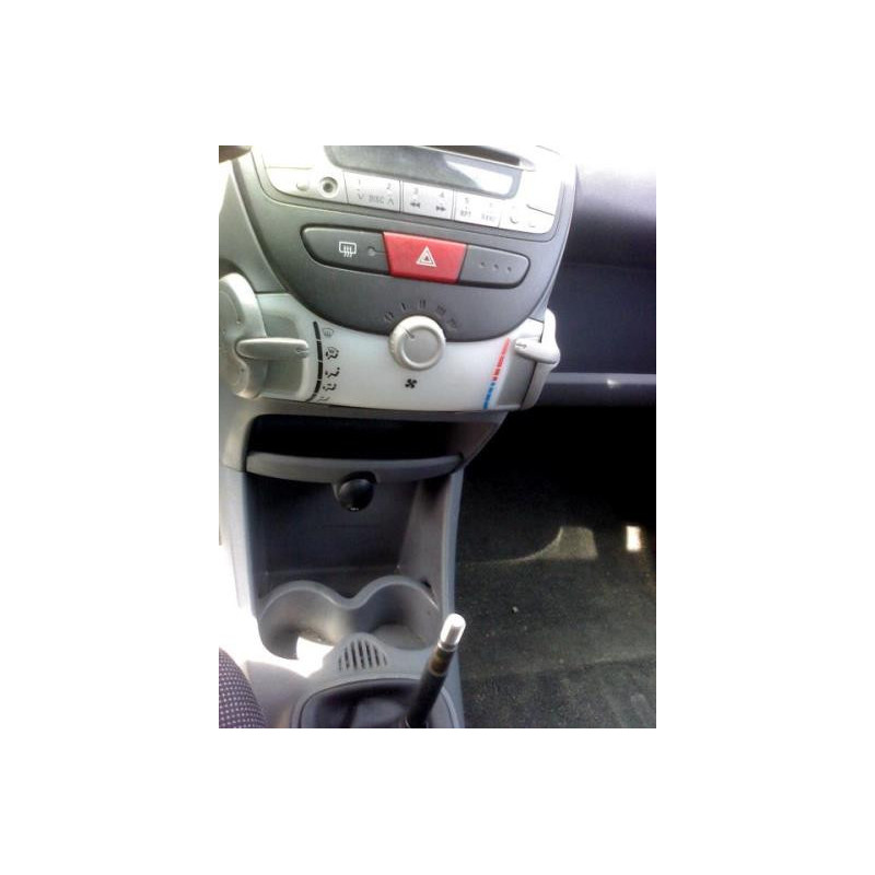 Pretensionneur de ceinture avant droit PEUGEOT 107 Photo n°6