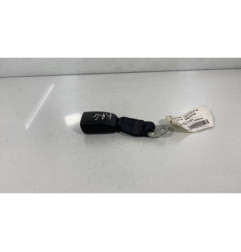 Attache ceinture arriere gauche TOYOTA AYGO 1