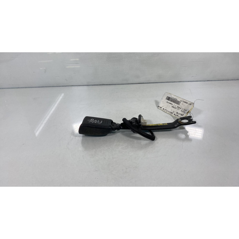 Attache ceinture avant gauche TOYOTA AYGO 1 Photo n°3