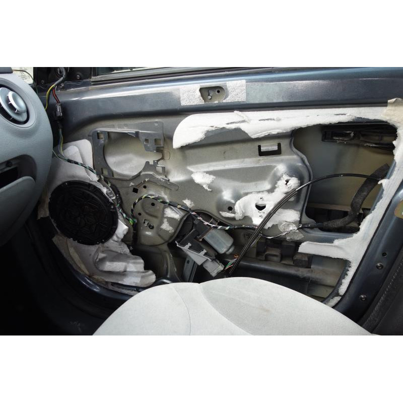 Attache ceinture arriere droit CITROEN C3 1 Photo n°10