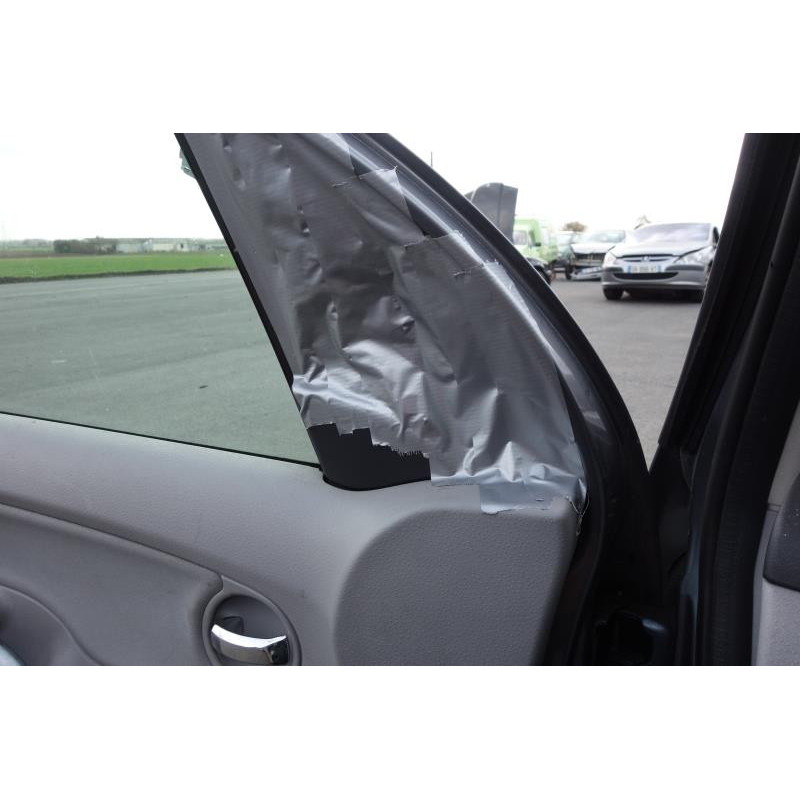 Attache ceinture arriere droit CITROEN C3 1 Photo n°11