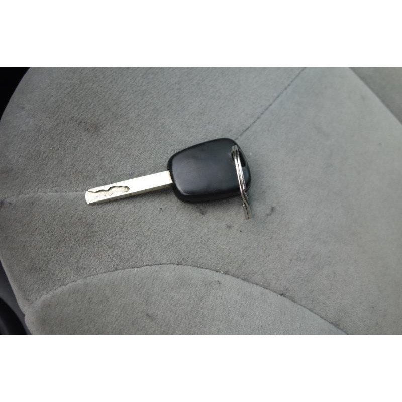 Attache ceinture arriere droit CITROEN C3 1 Photo n°12