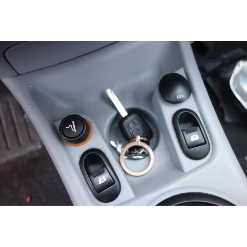 Attache ceinture arriere droit CITROEN C3 1 Photo n°11