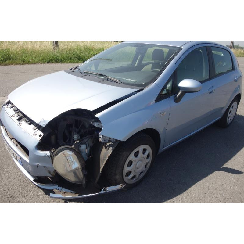Anti brouillard droit (feux) FIAT GRANDE PUNTO Photo n°4