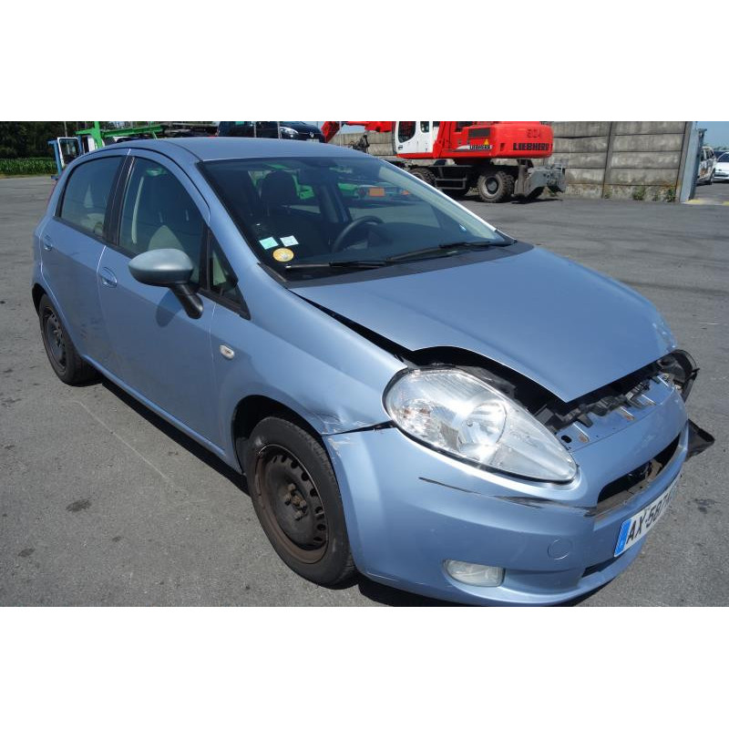 Anti brouillard droit (feux) FIAT GRANDE PUNTO Photo n°5