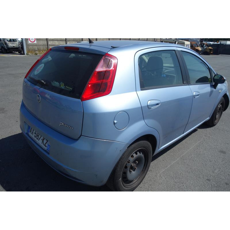 Anti brouillard droit (feux) FIAT GRANDE PUNTO Photo n°6