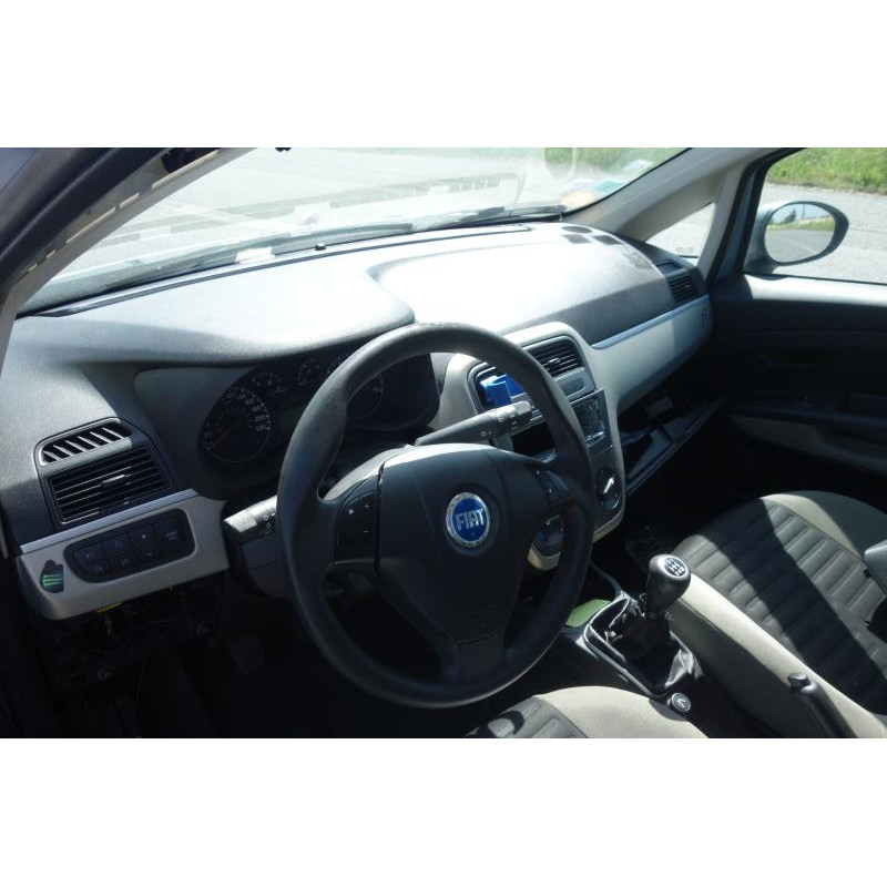 Anti brouillard droit (feux) FIAT GRANDE PUNTO Photo n°8