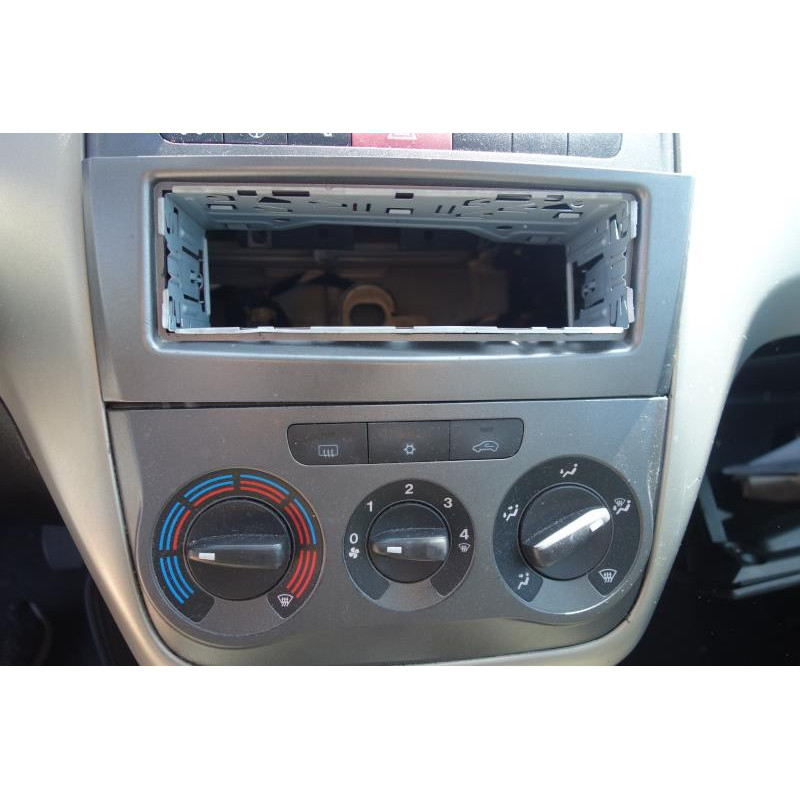 Anti brouillard droit (feux) FIAT GRANDE PUNTO Photo n°9