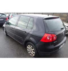 Attache ceinture arriere gauche VOLKSWAGEN GOLF 5