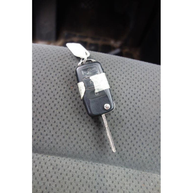 Attache ceinture arriere gauche VOLKSWAGEN GOLF 5 Photo n°12