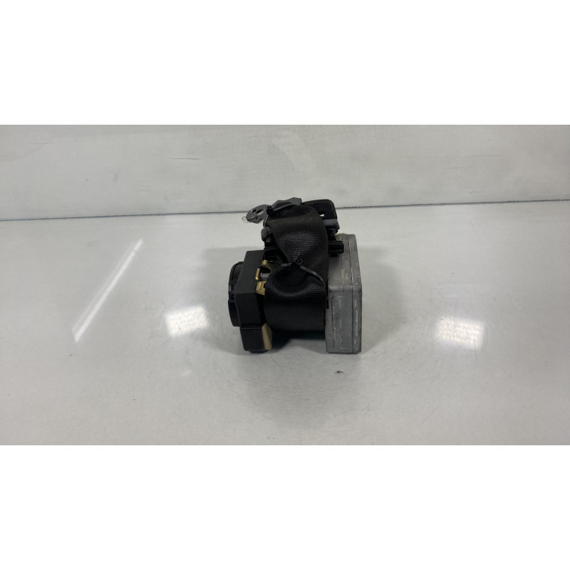 Pretensionneur de ceinture avant droit MERCEDES CLASSE C 203 Photo n°1