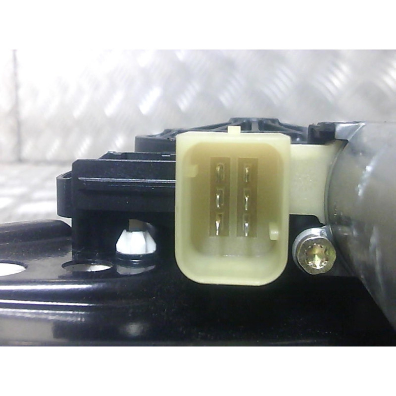 Leve vitre electrique arriere droit MERCEDES CLASSE C 203 Photo n°2