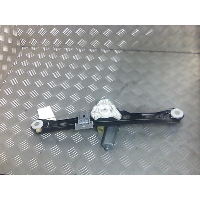 Leve vitre electrique arriere gauche MERCEDES CLASSE C 203 Photo n°1