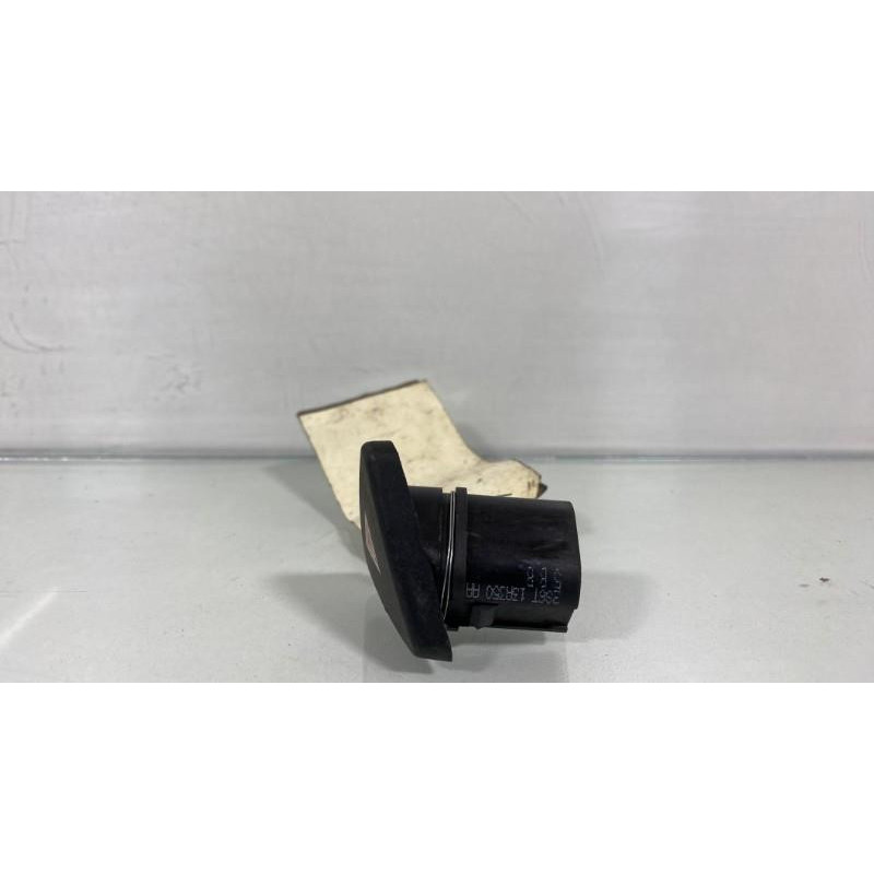 Bouton de warning FORD FIESTA 5 Photo n°2