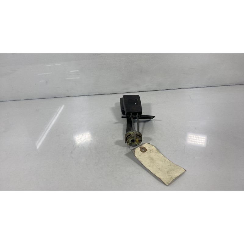 Attache ceinture arriere gauche VOLKSWAGEN PASSAT 4 Photo n°2