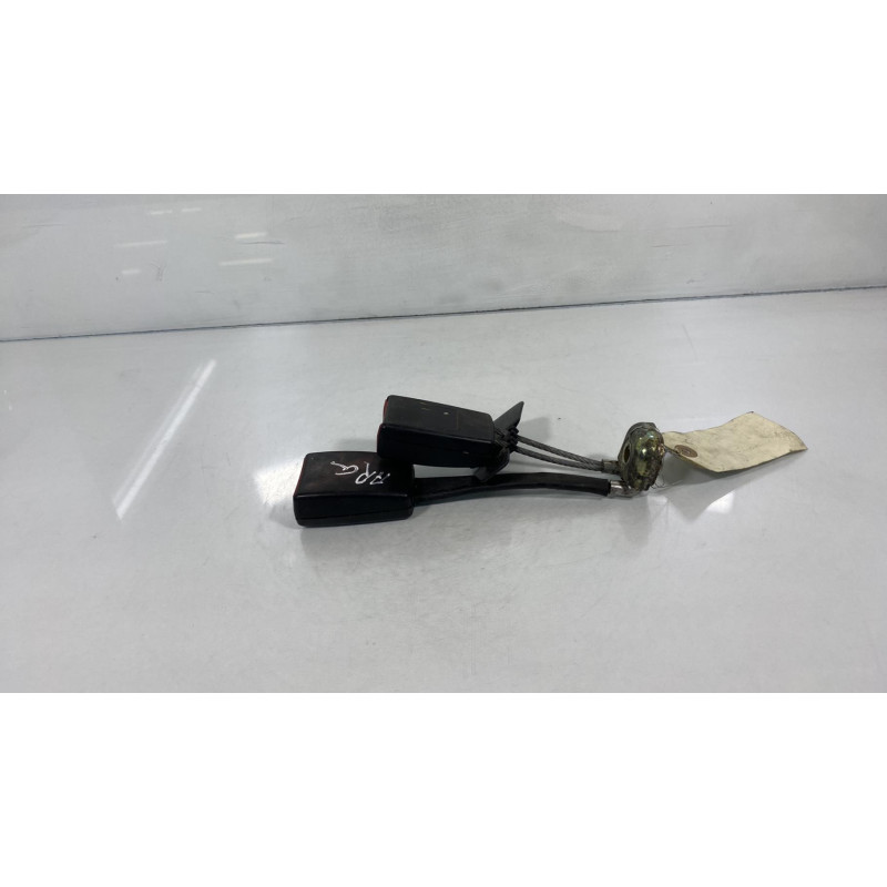 Attache ceinture arriere gauche VOLKSWAGEN PASSAT 4 Photo n°3