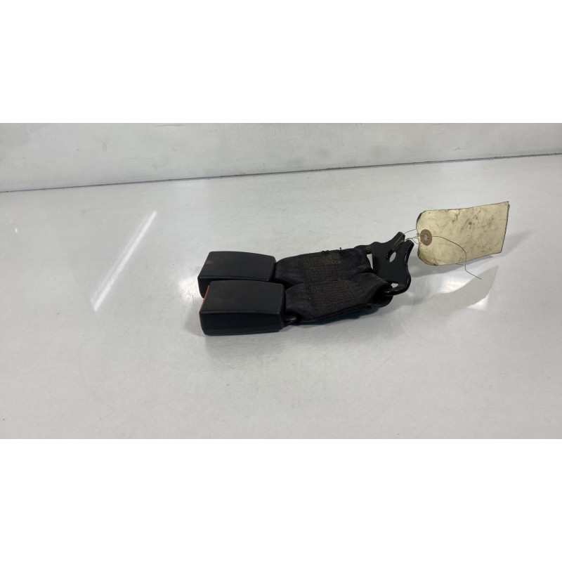 Attache ceinture arriere gauche FORD FIESTA 4 Photo n°2