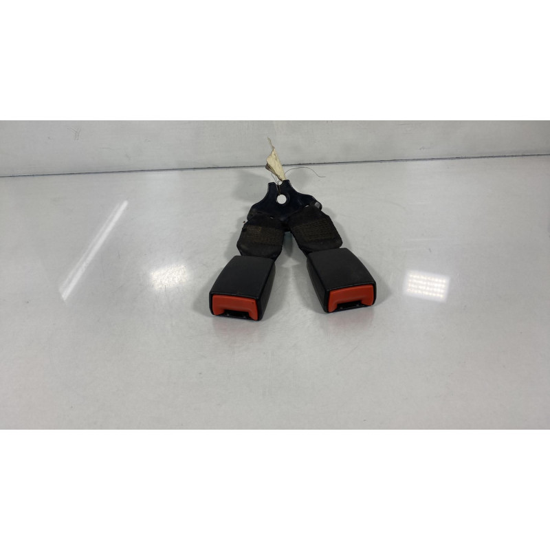 Attache ceinture arriere gauche FORD FIESTA 4 Photo n°3