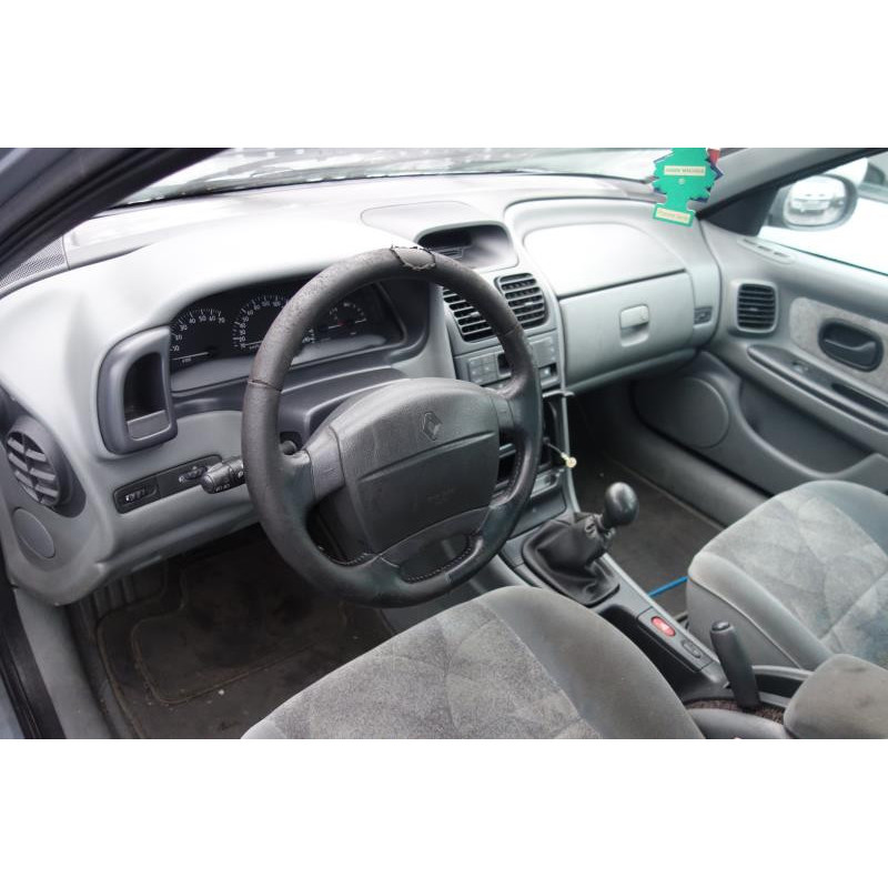 Ceinture arriere droit RENAULT LAGUNA 1 Photo n°8