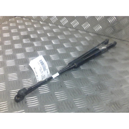 Verin de coffre MERCEDES CLASSE A 176 Photo n°1