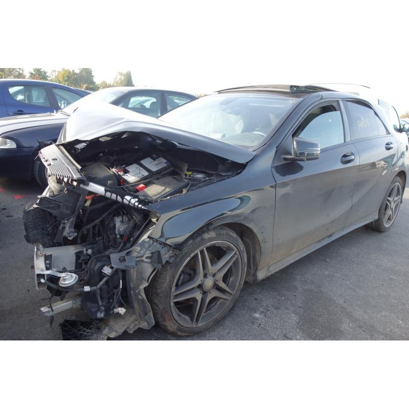 Verin de coffre MERCEDES CLASSE A 176 Photo n°2