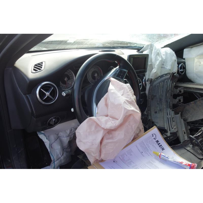Verin de coffre MERCEDES CLASSE A 176 Photo n°8