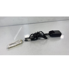 Attache ceinture avant droit TOYOTA AURIS 1