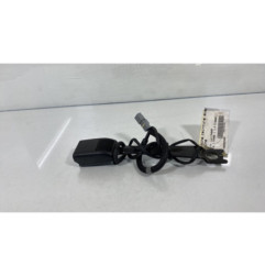 Attache ceinture avant gauche TOYOTA AURIS 1