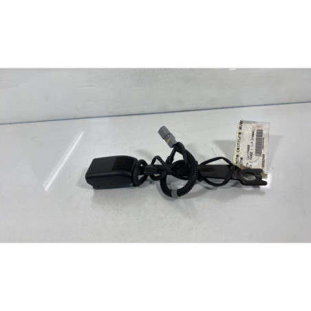 Attache ceinture avant gauche TOYOTA AURIS 1