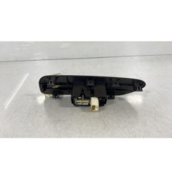 Interrupteur de leve vitre avant droit TOYOTA AURIS 1