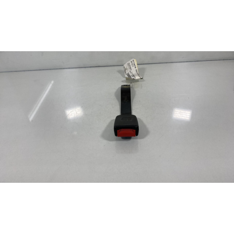 Attache ceinture avant droit VOLKSWAGEN POLO 3 Photo n°1