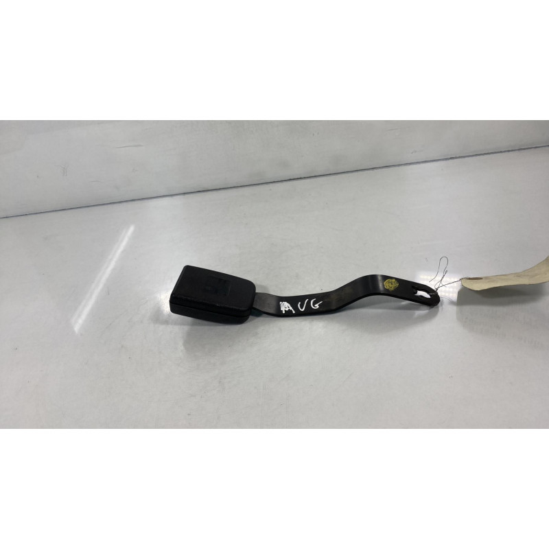 Attache ceinture avant gauche VOLKSWAGEN POLO 3 Photo n°2