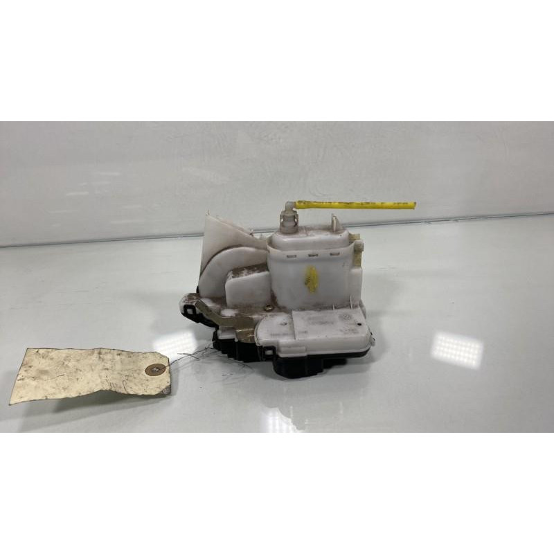 Serrure arriere droit VOLKSWAGEN POLO 3 Photo n°3