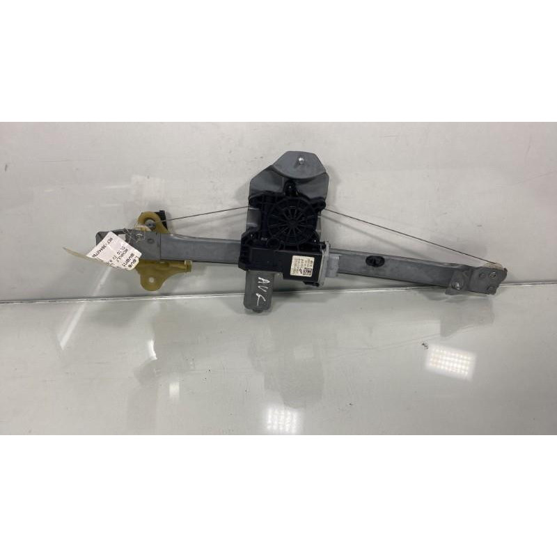 Leve vitre electrique avant gauche RENAULT CLIO 4 Photo n°1